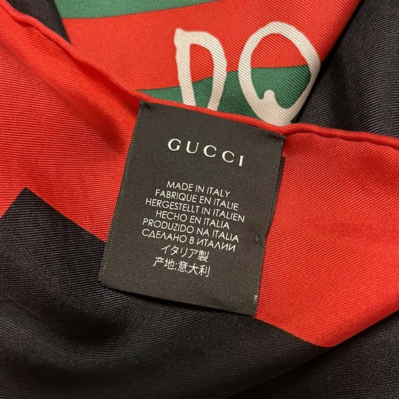 Gucci what are we going to do with all this future silk scarf - Picture 4 of 6